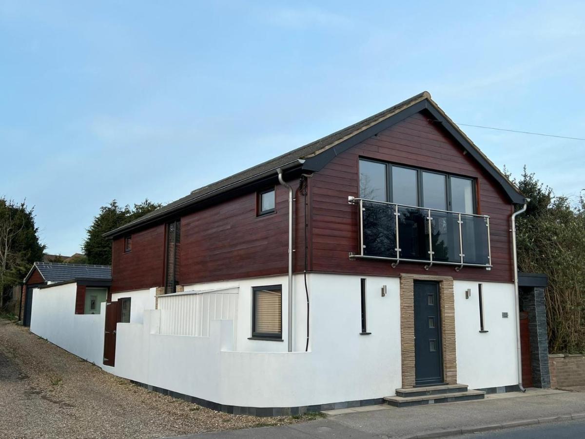 Modern Upside Down Property With Hot Tub Villa Roughton 